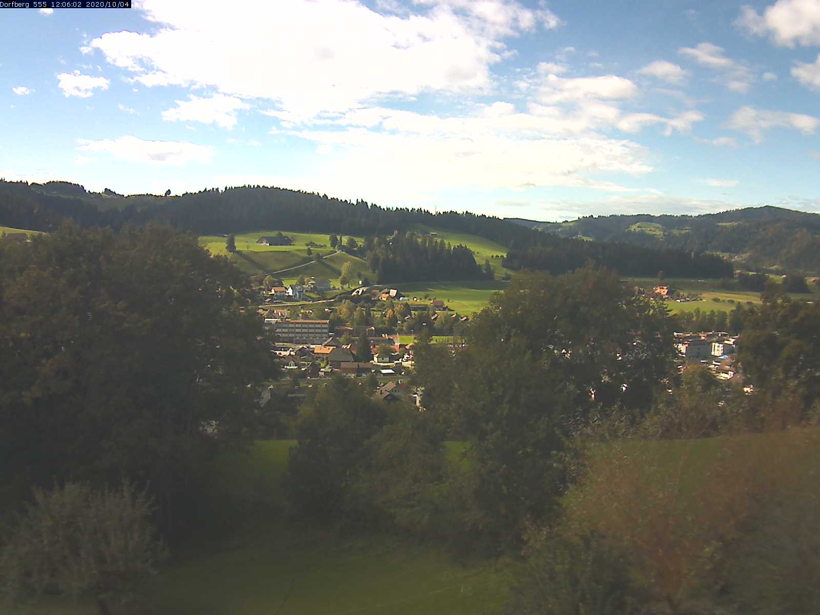 Webcam-Bild: Aussicht vom Dorfberg in Langnau 20201004-120601