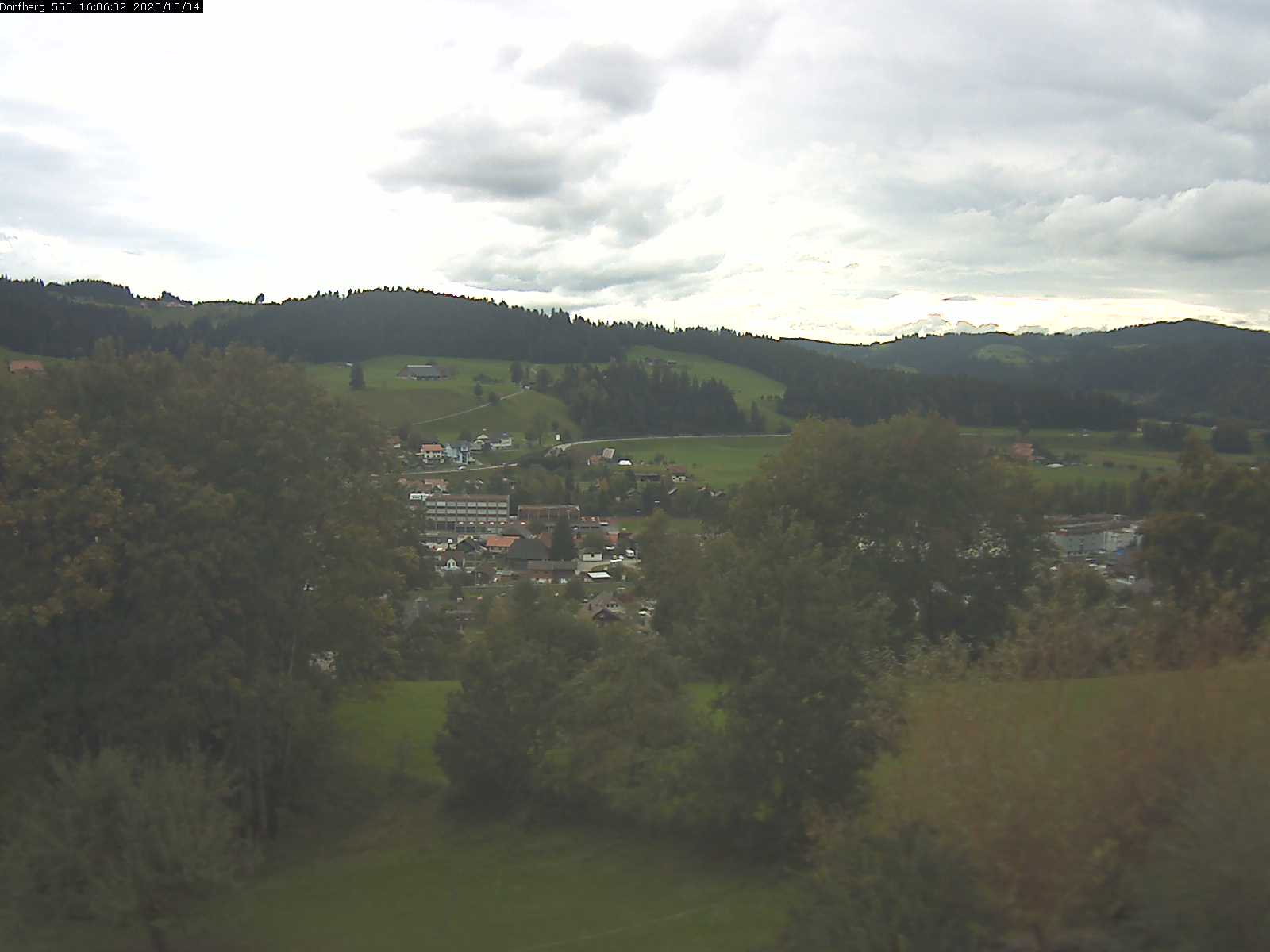 Webcam-Bild: Aussicht vom Dorfberg in Langnau 20201004-160601