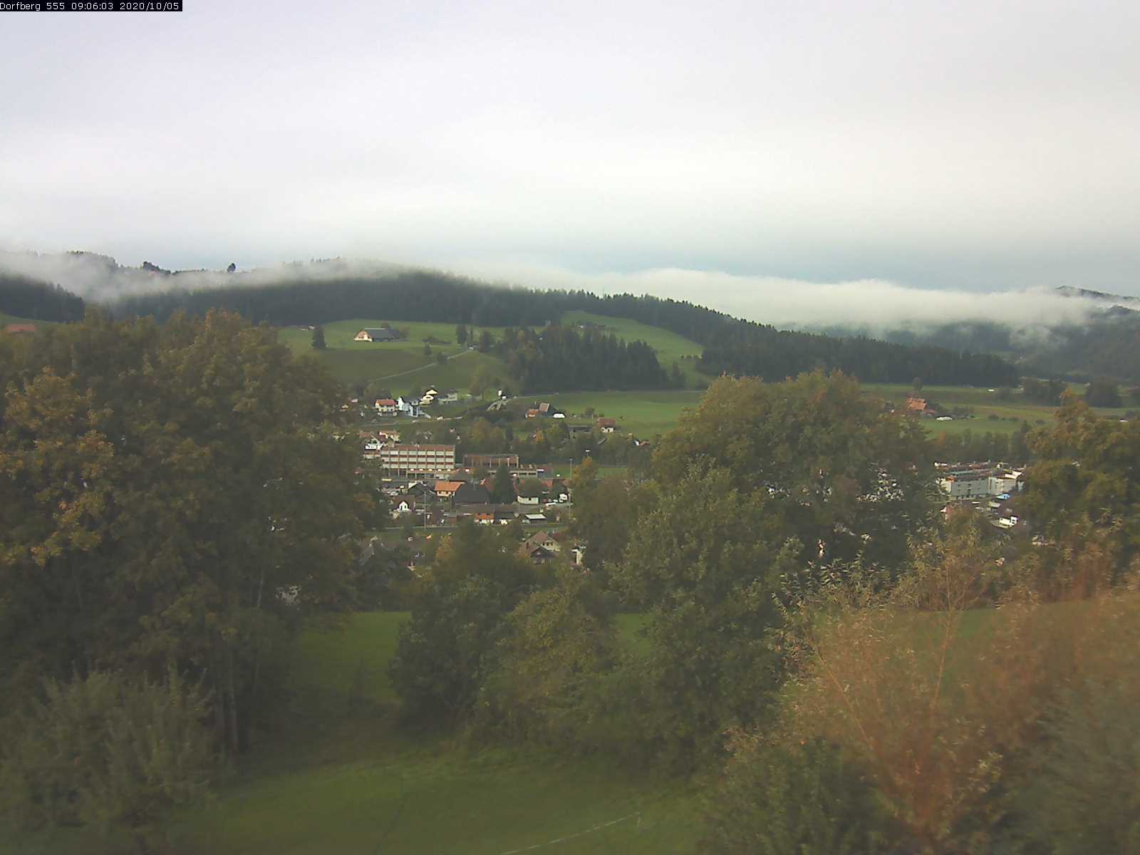 Webcam-Bild: Aussicht vom Dorfberg in Langnau 20201005-090601