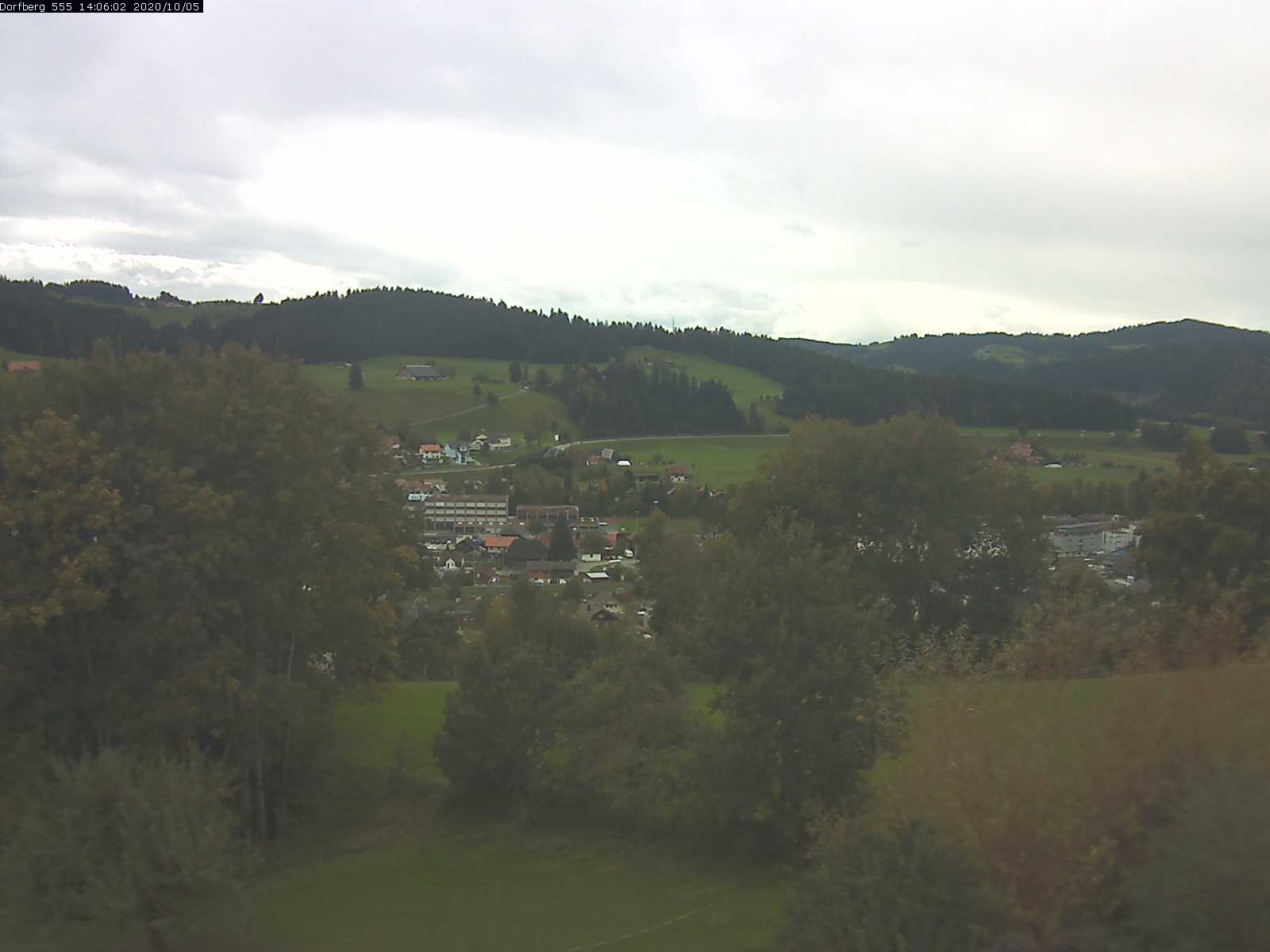 Webcam-Bild: Aussicht vom Dorfberg in Langnau 20201005-140601