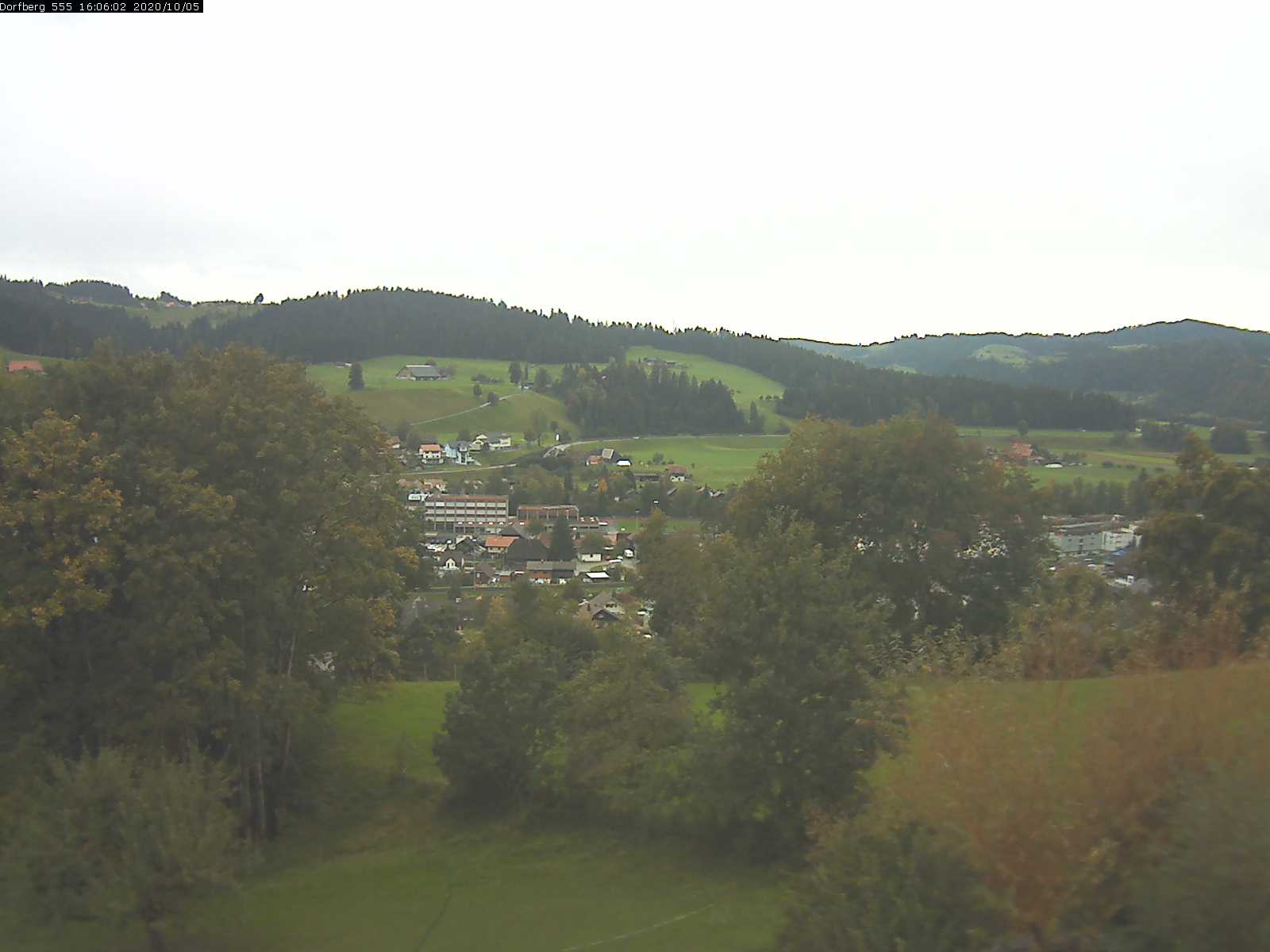 Webcam-Bild: Aussicht vom Dorfberg in Langnau 20201005-160601