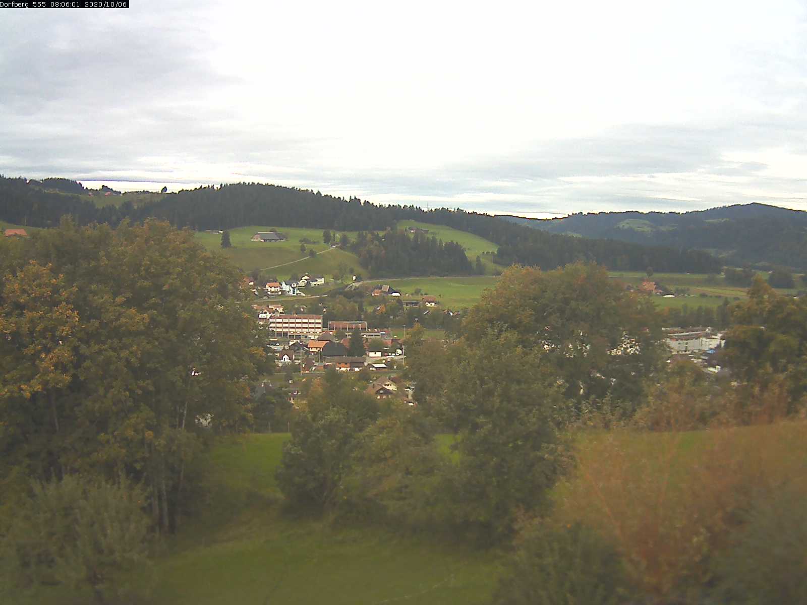 Webcam-Bild: Aussicht vom Dorfberg in Langnau 20201006-080601