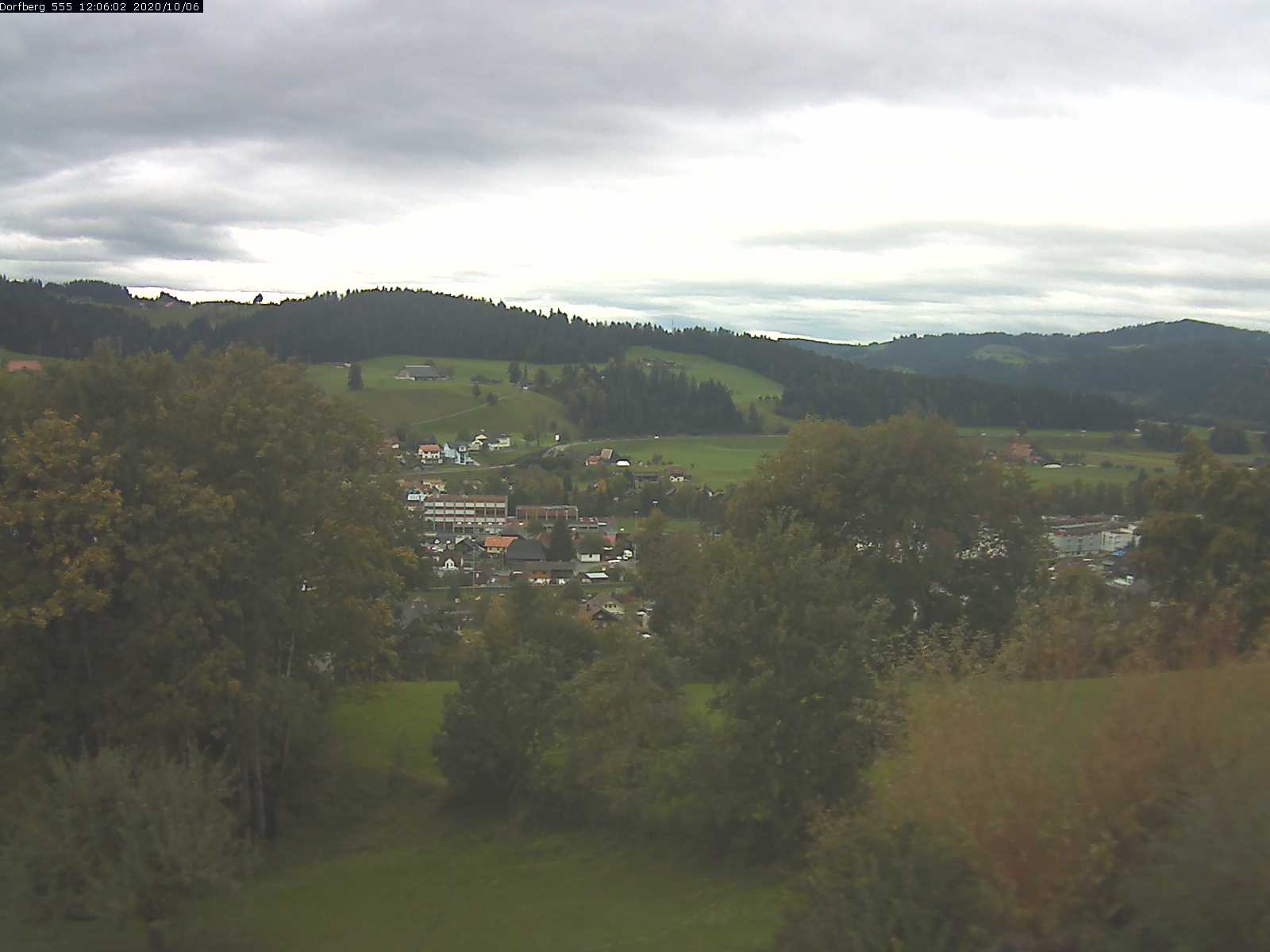 Webcam-Bild: Aussicht vom Dorfberg in Langnau 20201006-120601