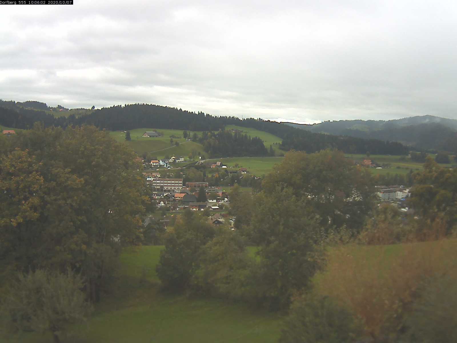 Webcam-Bild: Aussicht vom Dorfberg in Langnau 20201007-100601