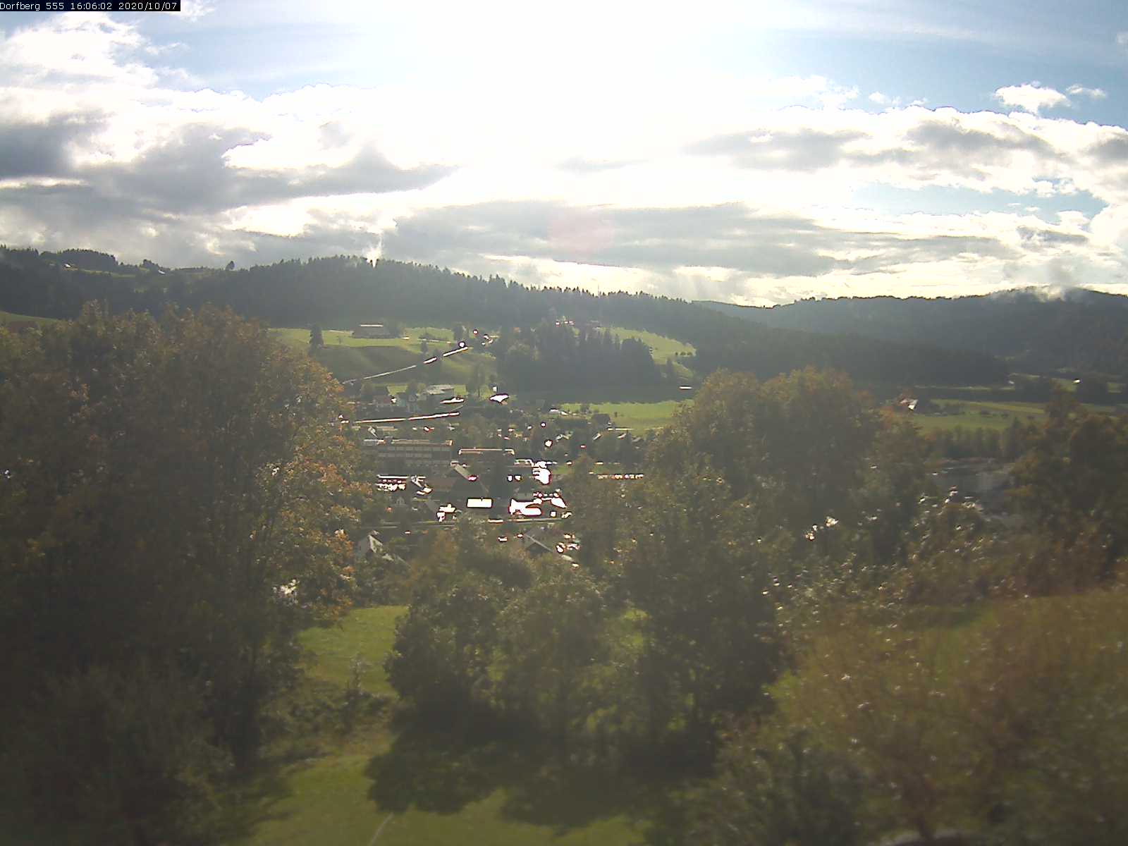 Webcam-Bild: Aussicht vom Dorfberg in Langnau 20201007-160601