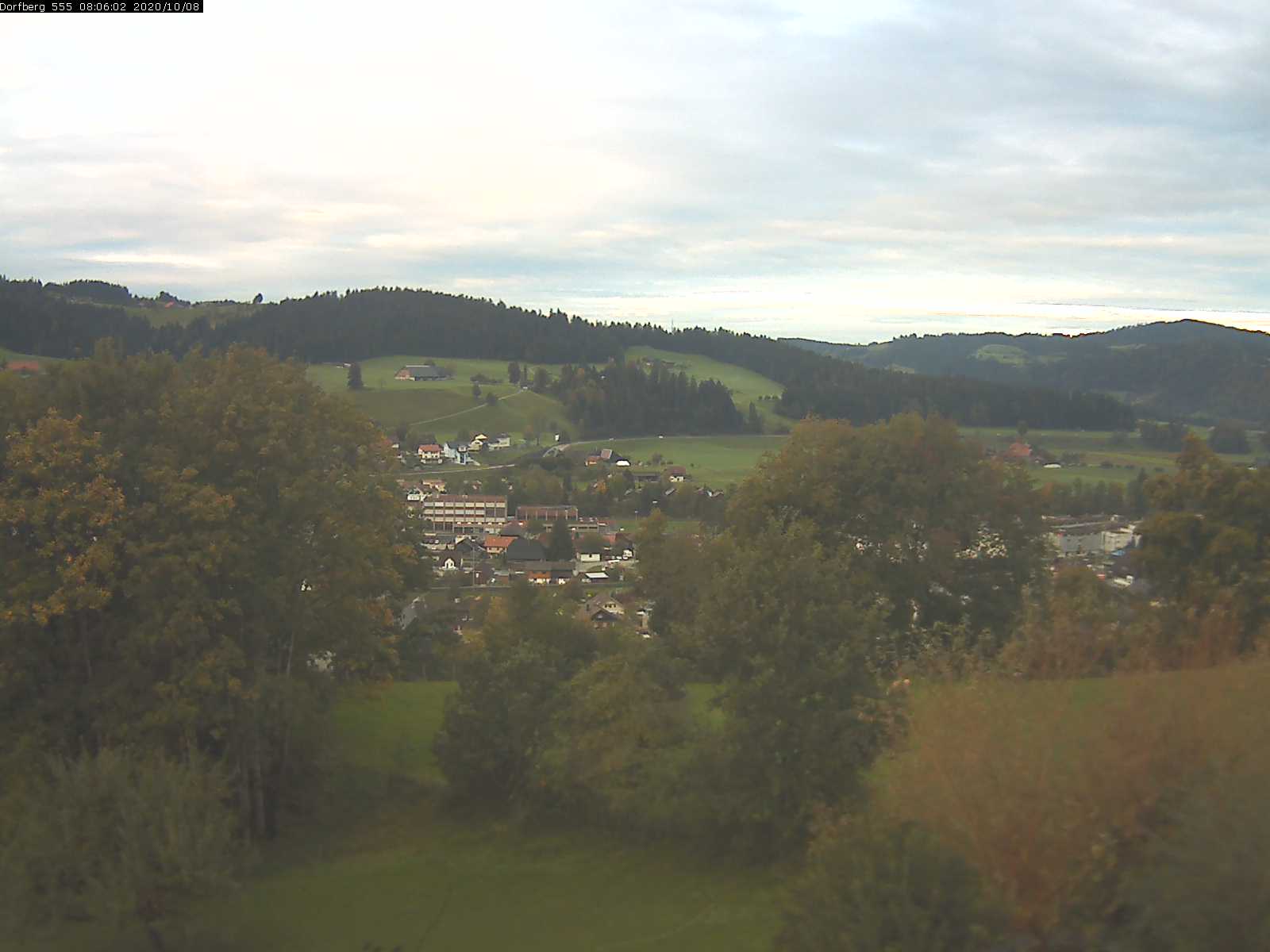 Webcam-Bild: Aussicht vom Dorfberg in Langnau 20201008-080601
