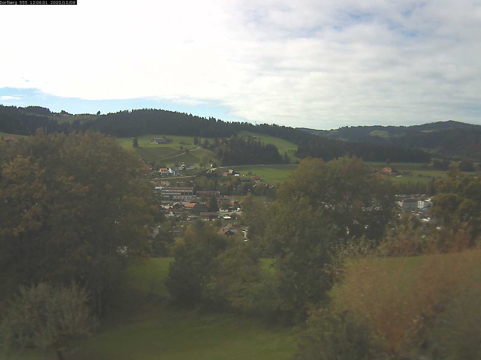 Webcam-Bild: Aussicht vom Dorfberg in Langnau 20201008-120601