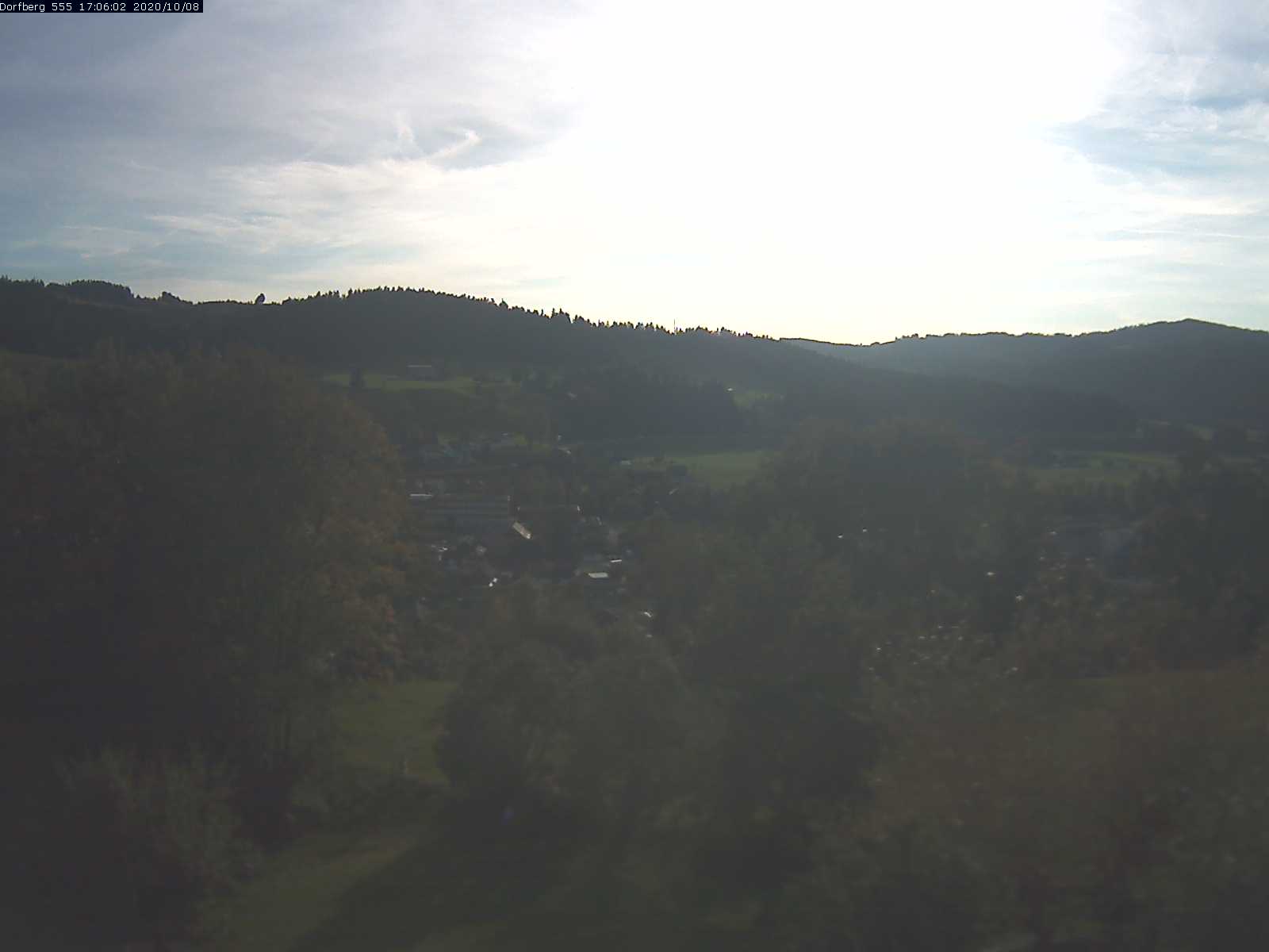 Webcam-Bild: Aussicht vom Dorfberg in Langnau 20201008-170601