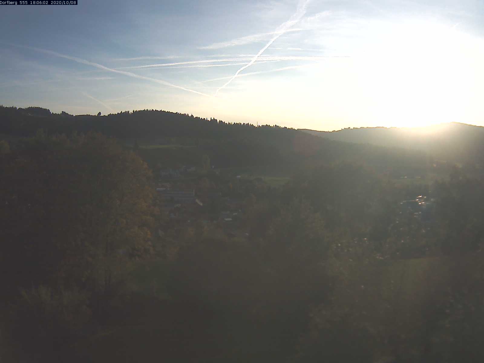 Webcam-Bild: Aussicht vom Dorfberg in Langnau 20201008-180601
