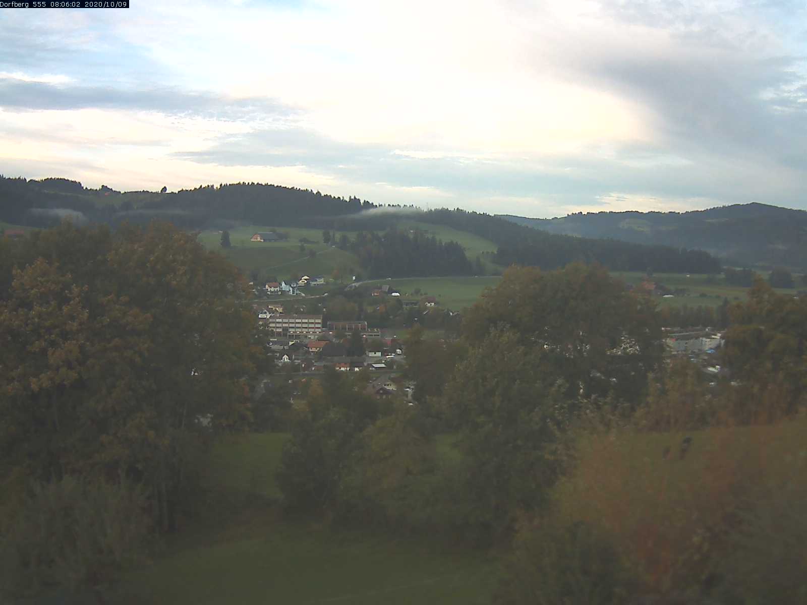 Webcam-Bild: Aussicht vom Dorfberg in Langnau 20201009-080601