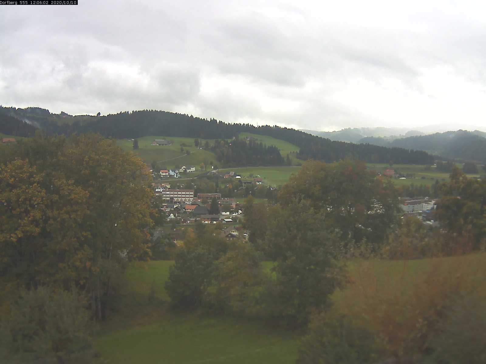 Webcam-Bild: Aussicht vom Dorfberg in Langnau 20201010-120601