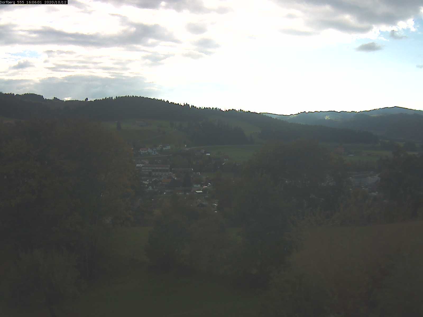 Webcam-Bild: Aussicht vom Dorfberg in Langnau 20201012-160601