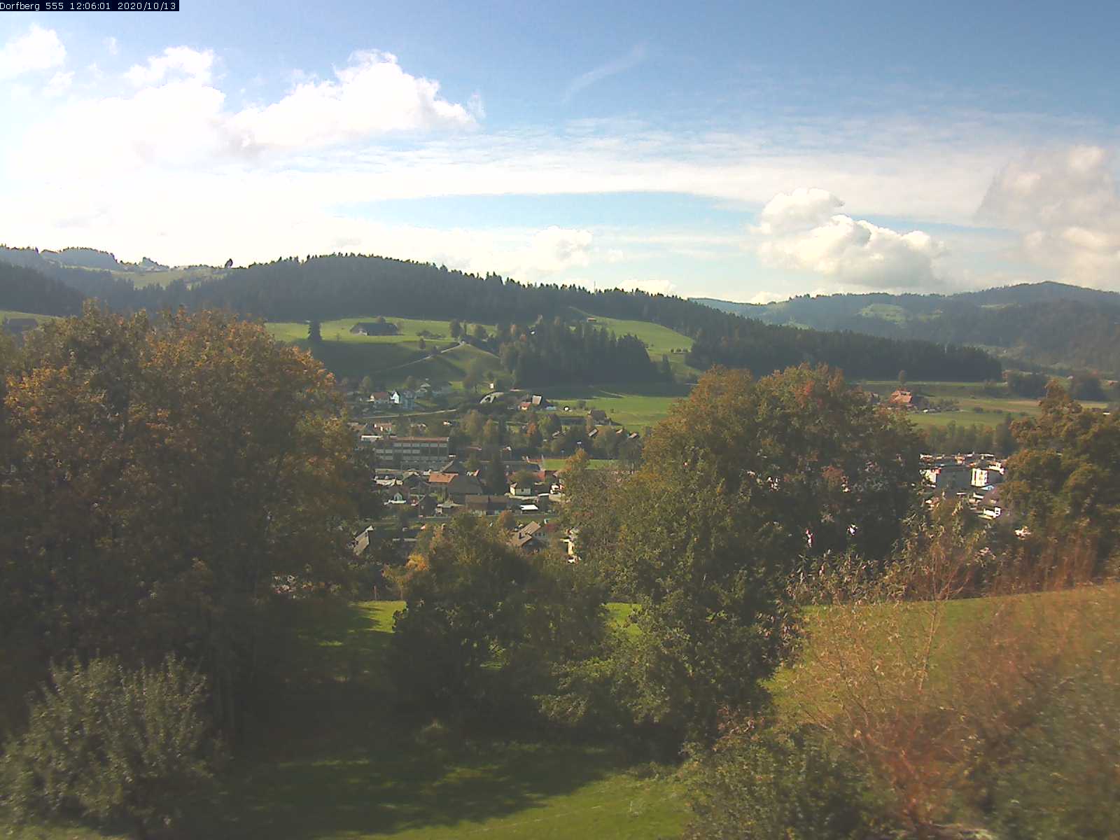 Webcam-Bild: Aussicht vom Dorfberg in Langnau 20201013-120601