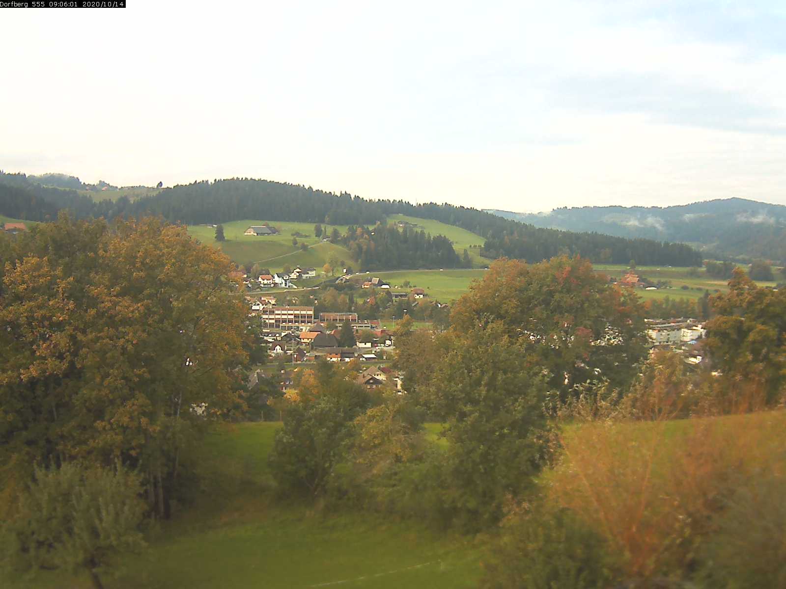 Webcam-Bild: Aussicht vom Dorfberg in Langnau 20201014-090601