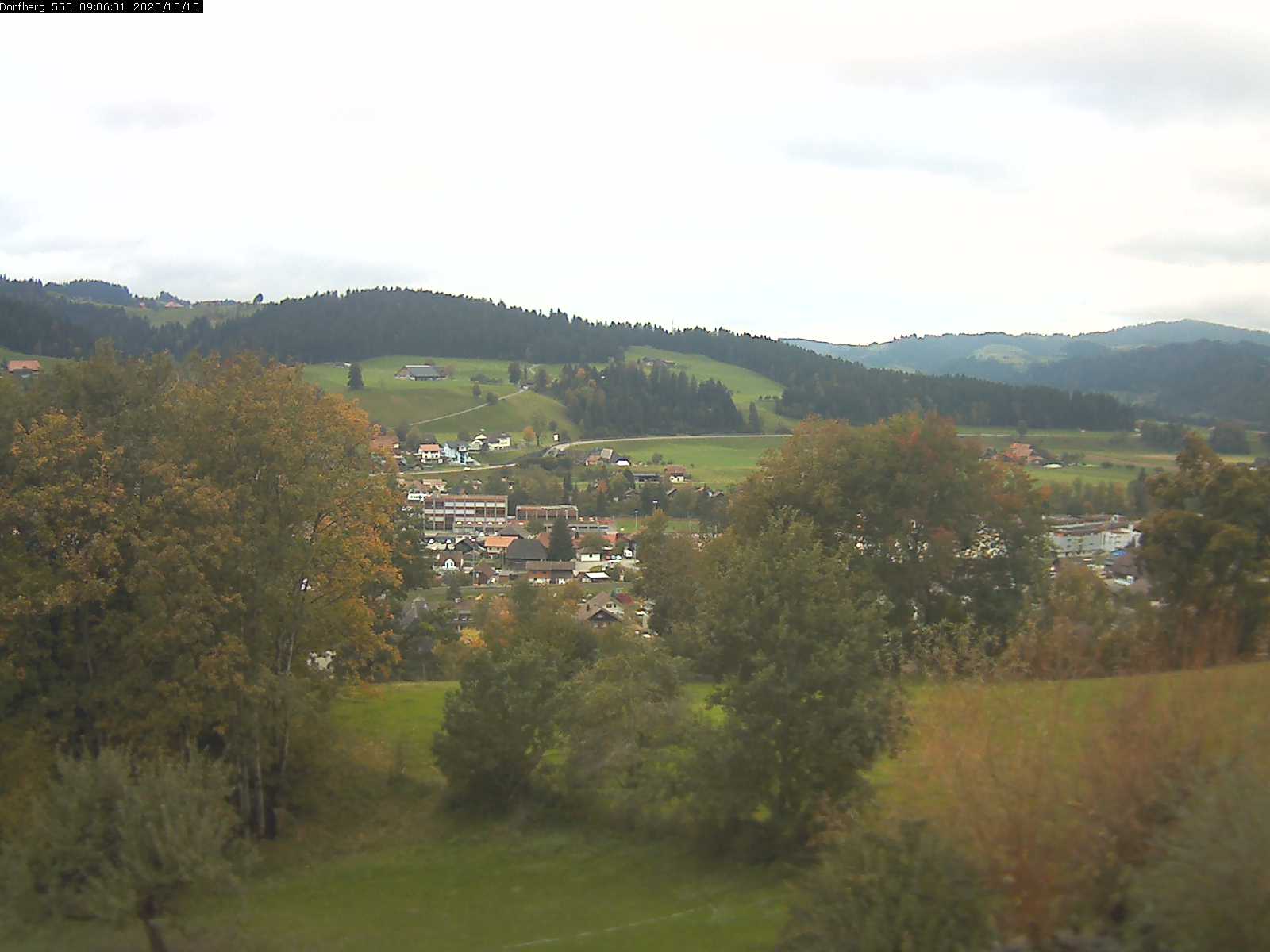 Webcam-Bild: Aussicht vom Dorfberg in Langnau 20201015-090601