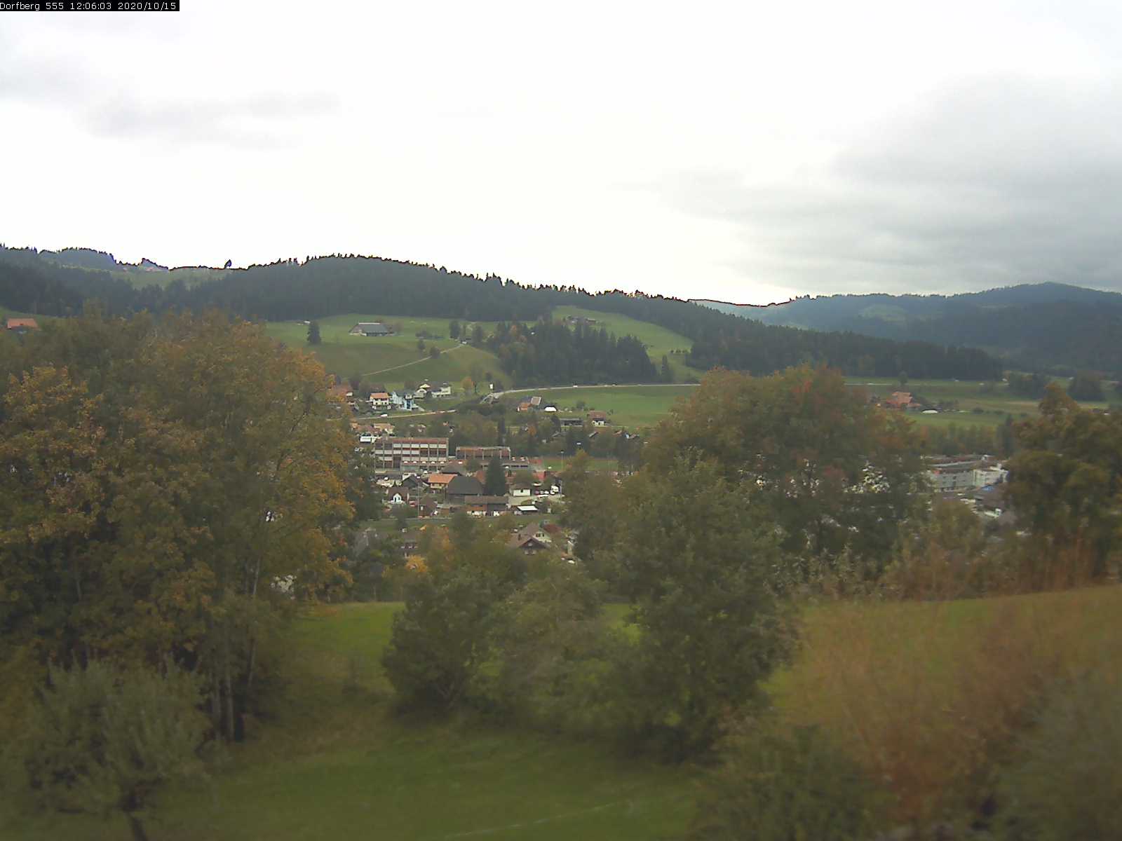 Webcam-Bild: Aussicht vom Dorfberg in Langnau 20201015-120601