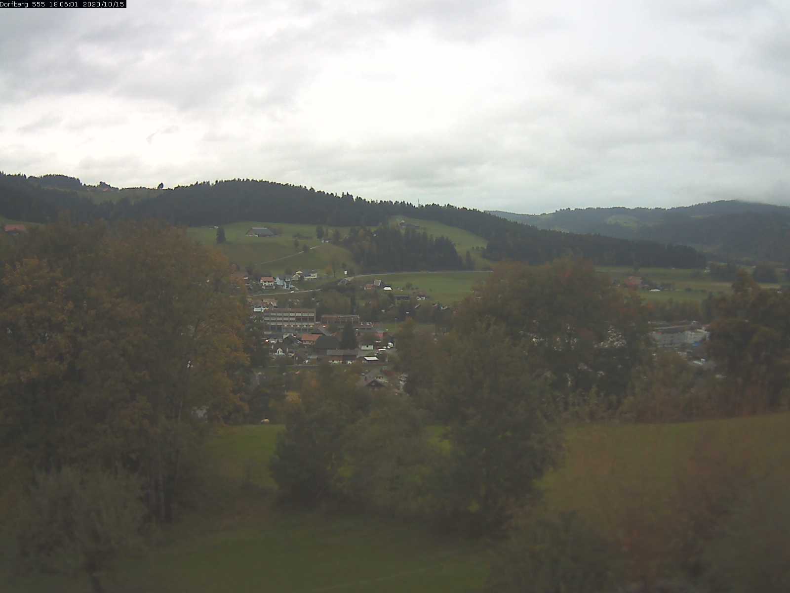 Webcam-Bild: Aussicht vom Dorfberg in Langnau 20201015-180601