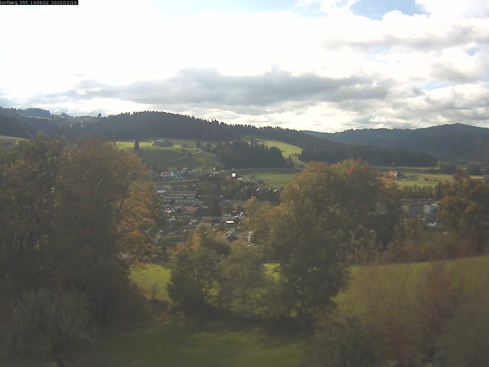 Webcam-Bild: Aussicht vom Dorfberg in Langnau 20201016-140601