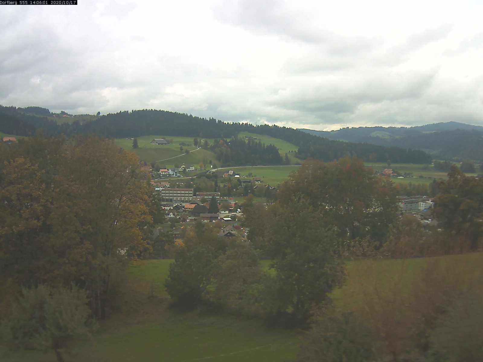 Webcam-Bild: Aussicht vom Dorfberg in Langnau 20201017-140601