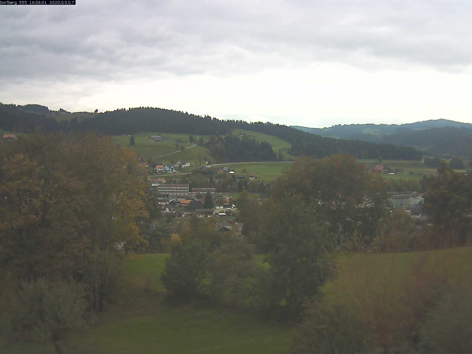 Webcam-Bild: Aussicht vom Dorfberg in Langnau 20201017-160601