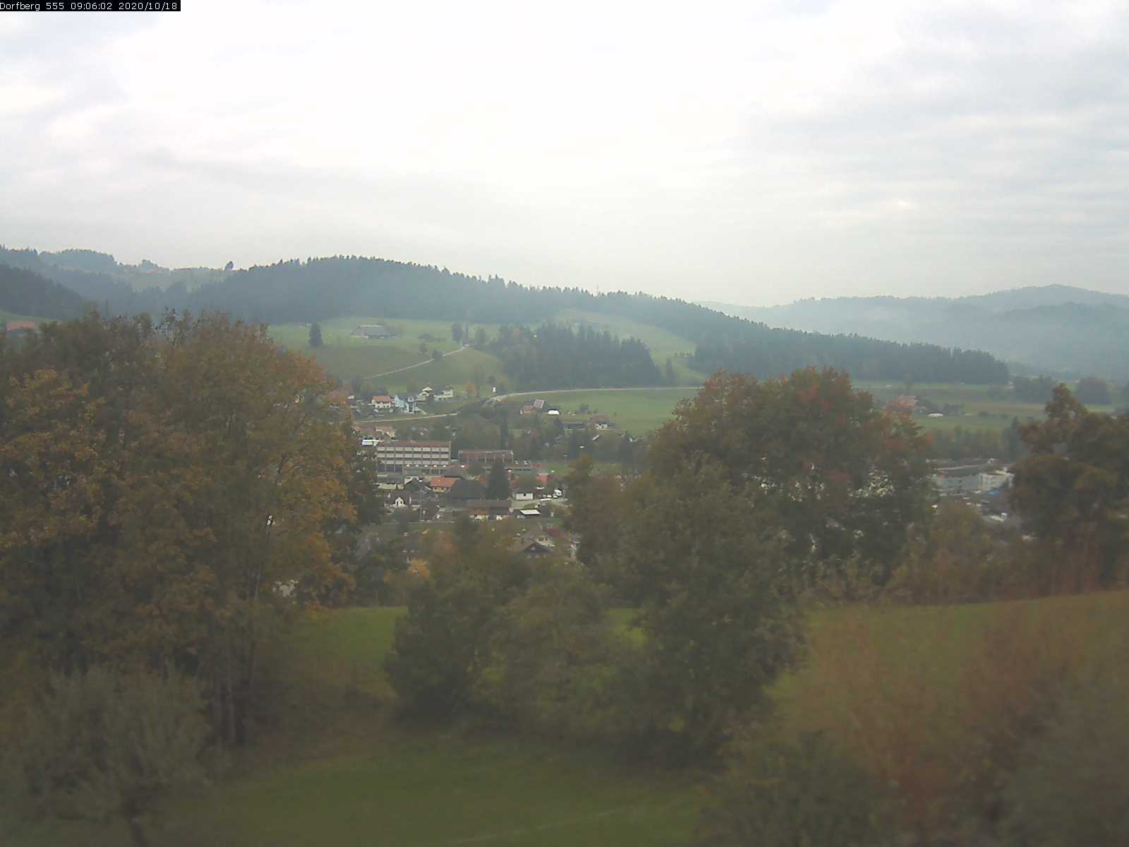 Webcam-Bild: Aussicht vom Dorfberg in Langnau 20201018-090601