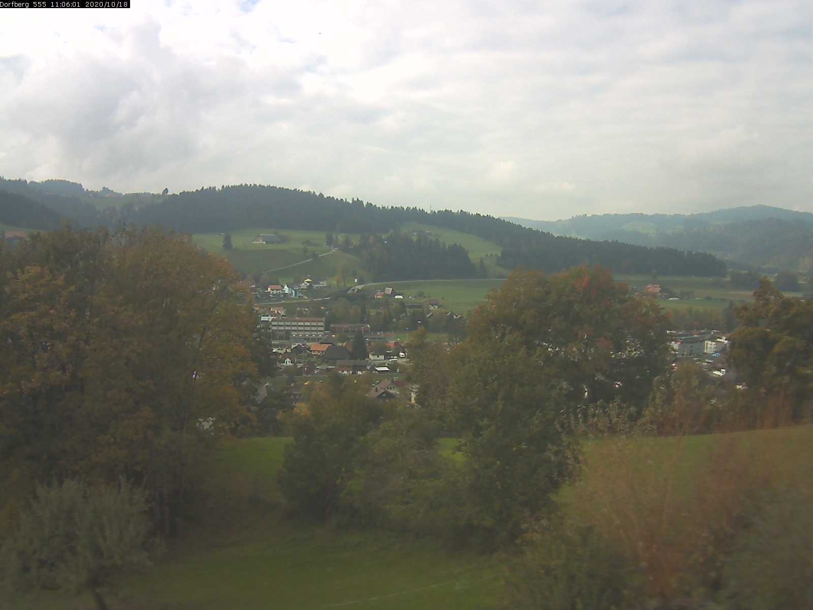 Webcam-Bild: Aussicht vom Dorfberg in Langnau 20201018-110601
