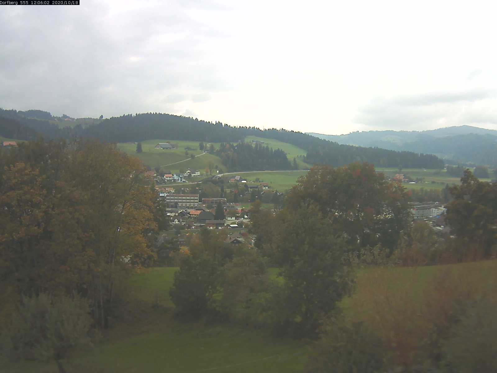 Webcam-Bild: Aussicht vom Dorfberg in Langnau 20201018-120601