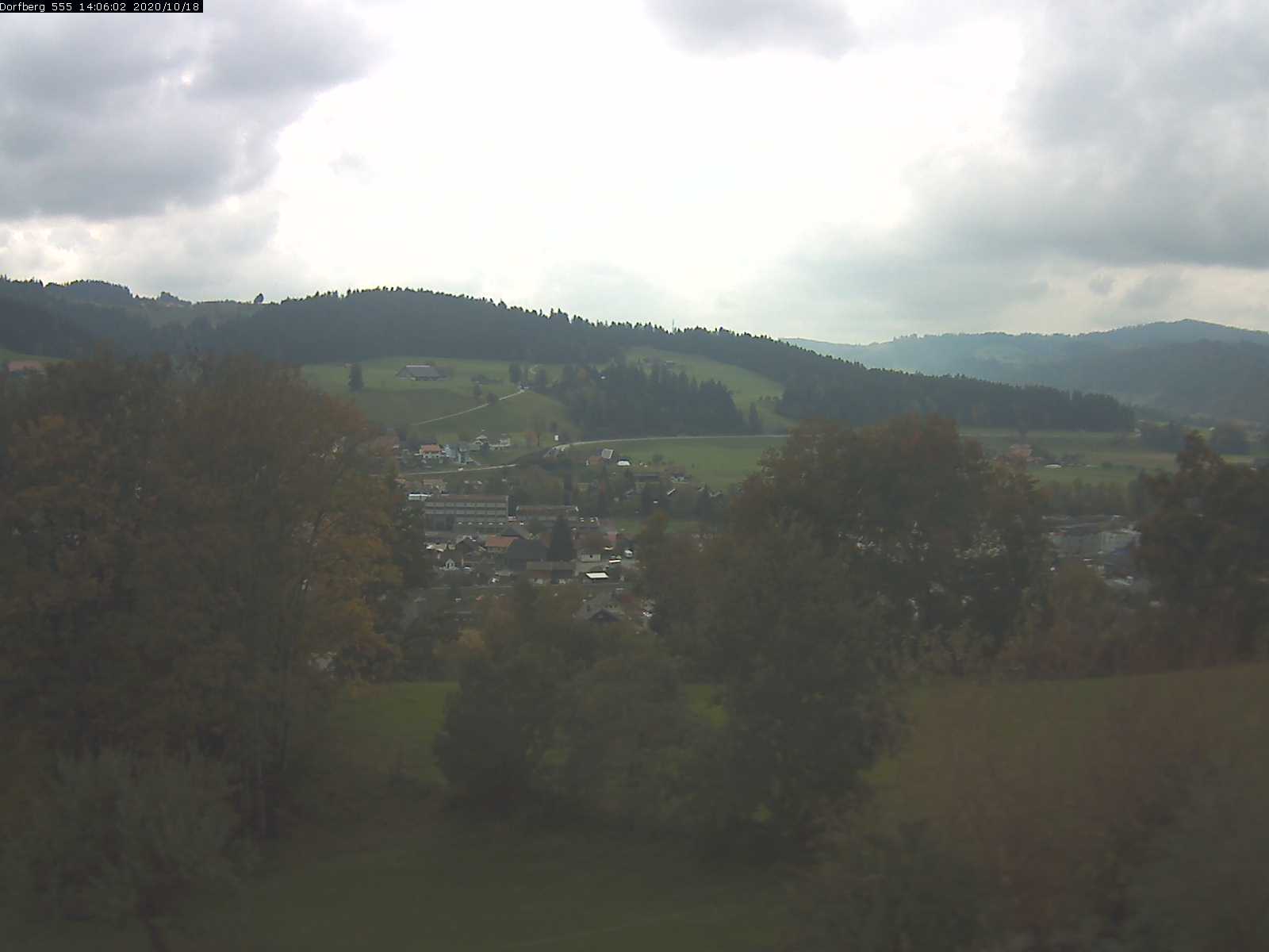 Webcam-Bild: Aussicht vom Dorfberg in Langnau 20201018-140601