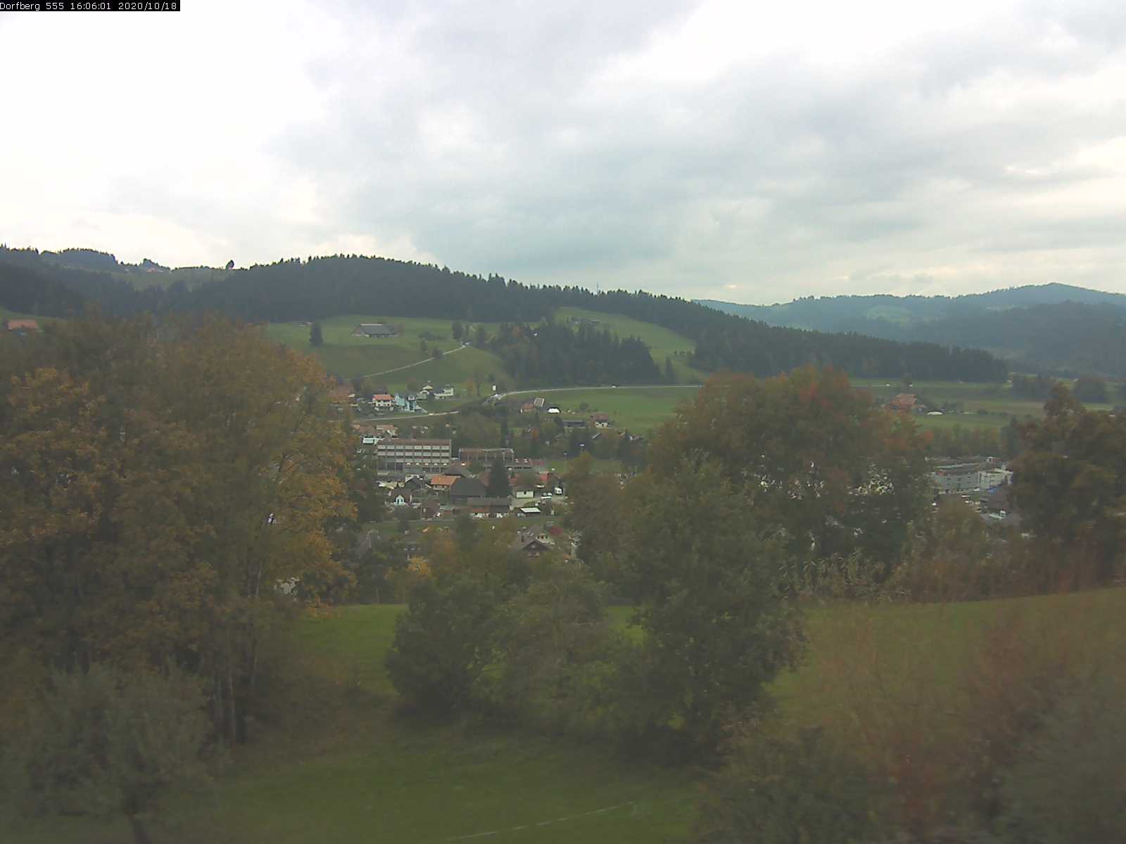 Webcam-Bild: Aussicht vom Dorfberg in Langnau 20201018-160601