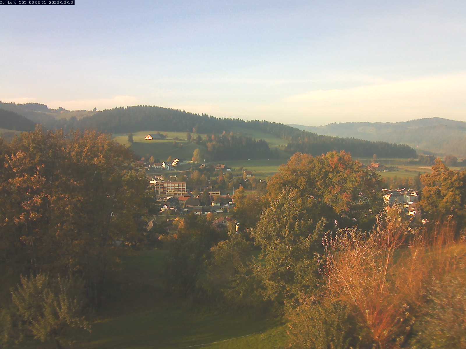 Webcam-Bild: Aussicht vom Dorfberg in Langnau 20201019-090601