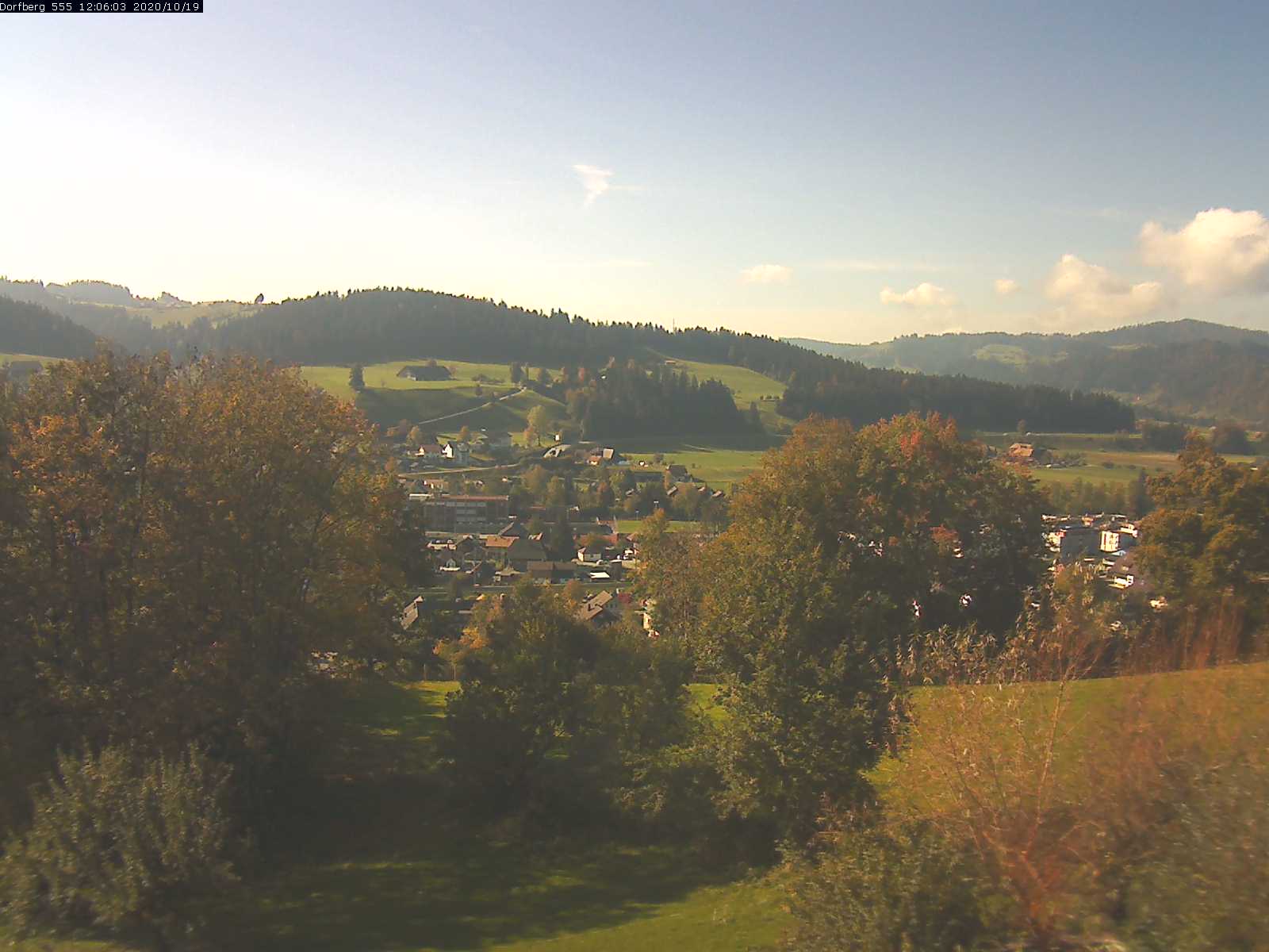 Webcam-Bild: Aussicht vom Dorfberg in Langnau 20201019-120601