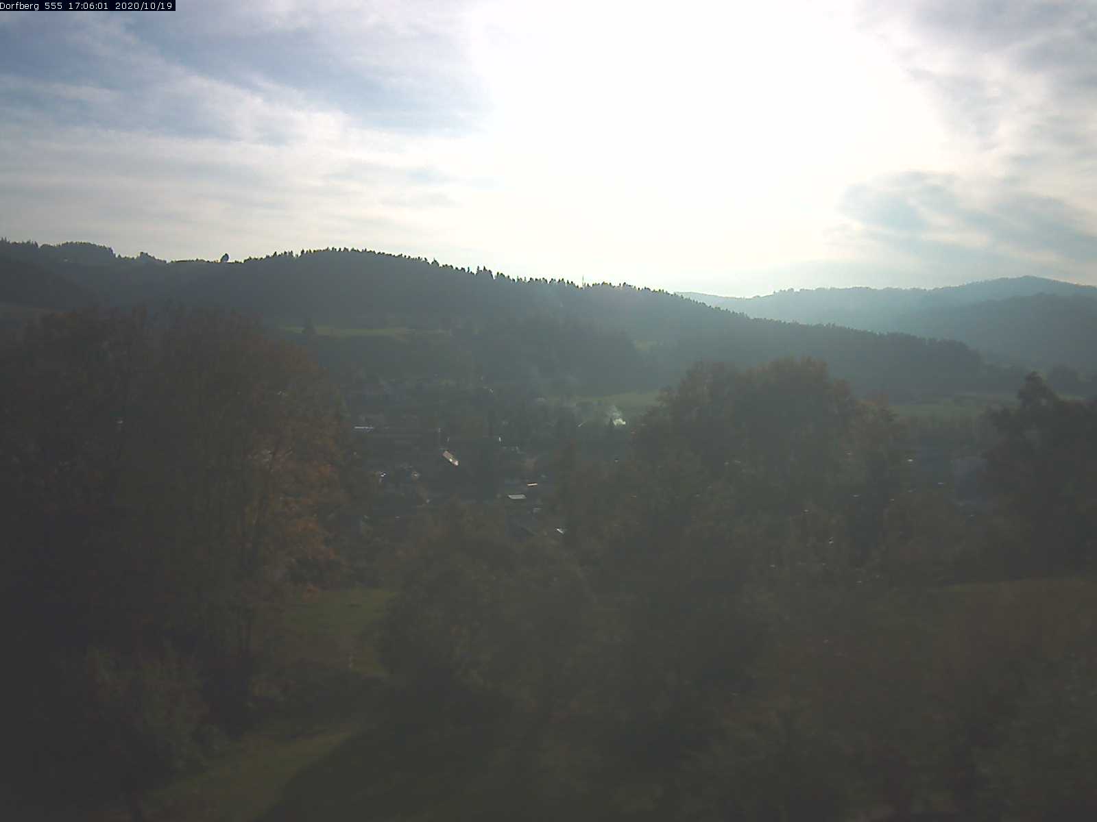 Webcam-Bild: Aussicht vom Dorfberg in Langnau 20201019-170601