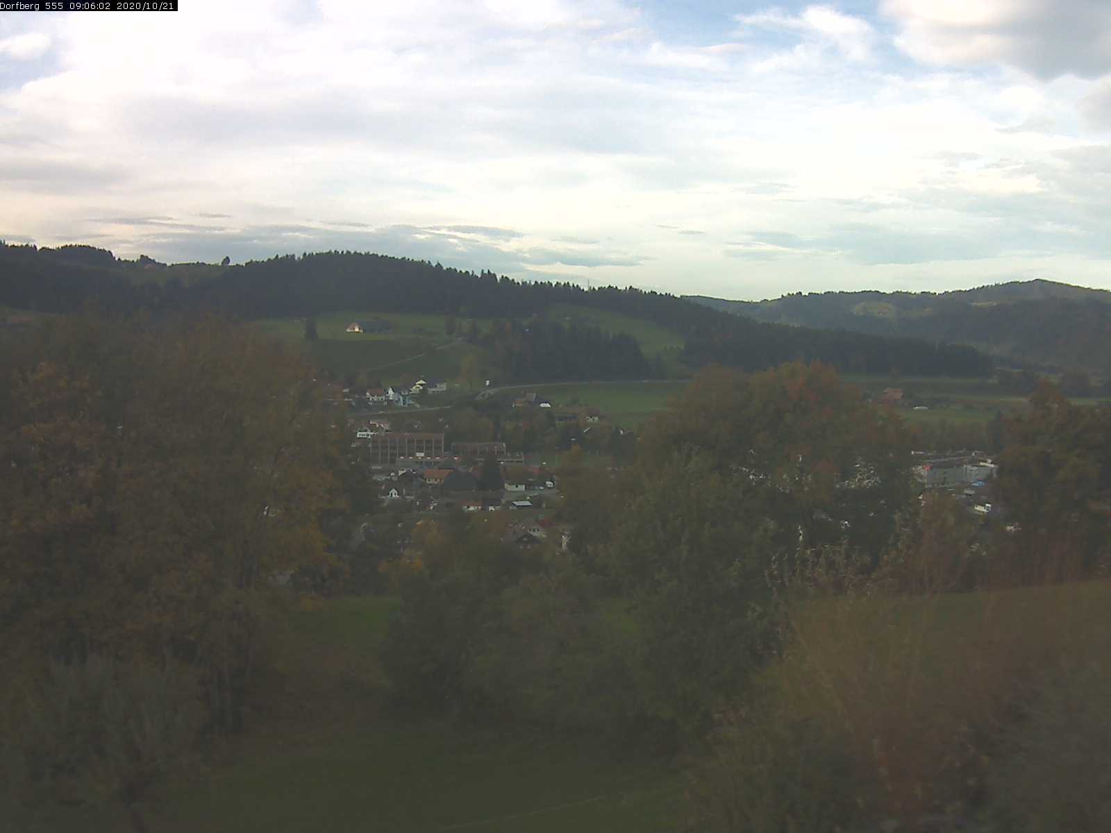 Webcam-Bild: Aussicht vom Dorfberg in Langnau 20201021-090601