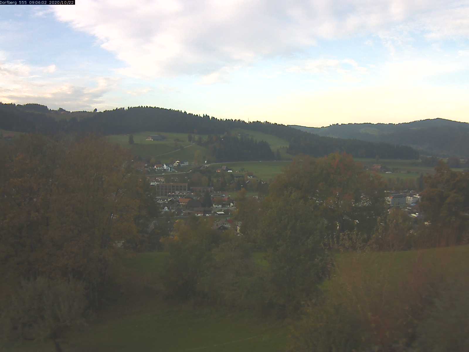 Webcam-Bild: Aussicht vom Dorfberg in Langnau 20201022-090601