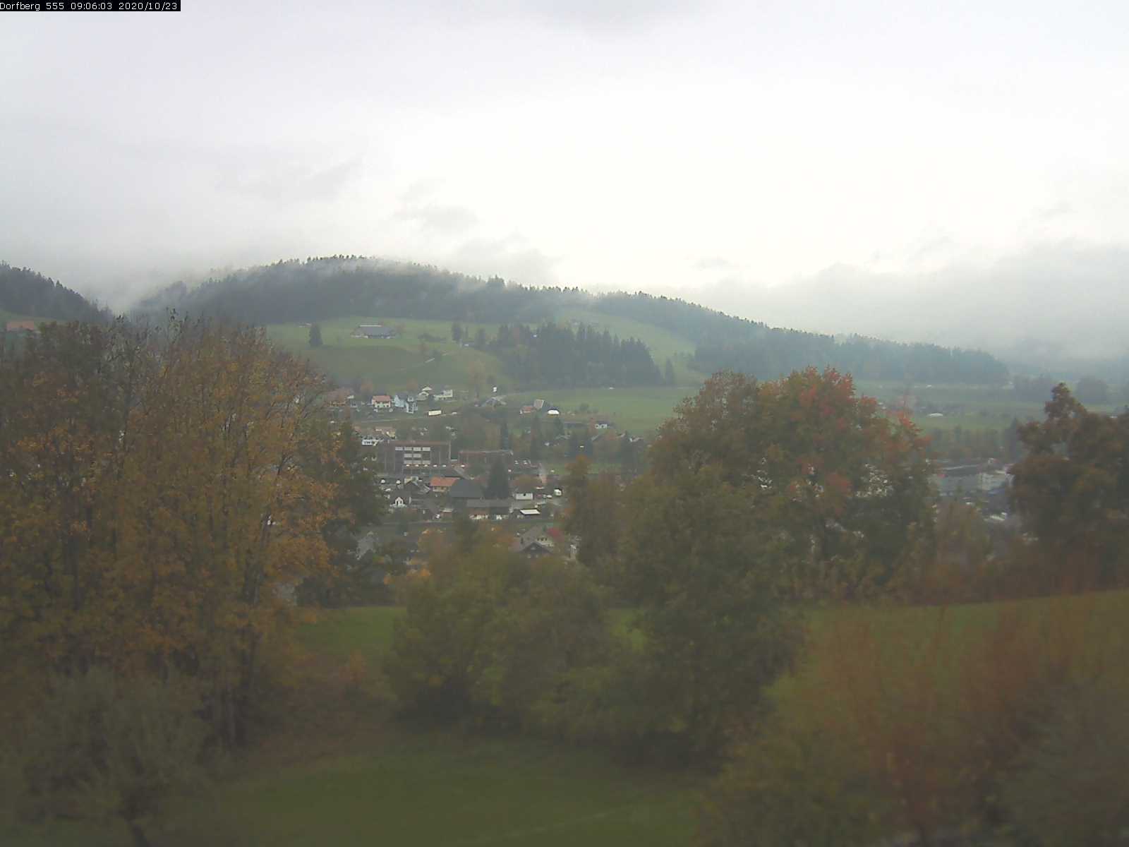 Webcam-Bild: Aussicht vom Dorfberg in Langnau 20201023-090601