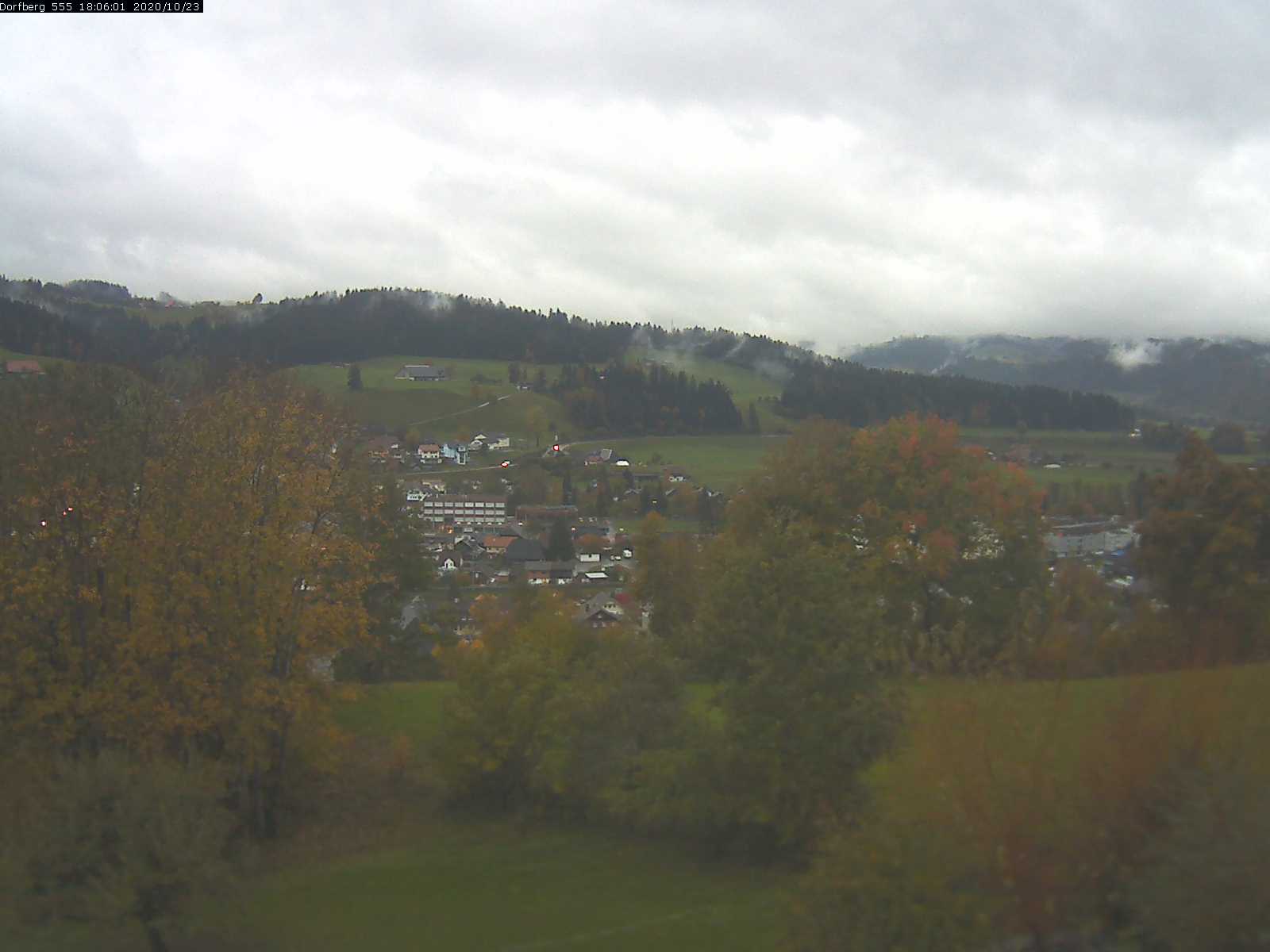 Webcam-Bild: Aussicht vom Dorfberg in Langnau 20201023-180601
