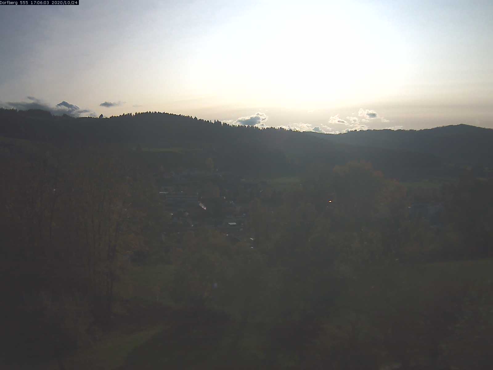 Webcam-Bild: Aussicht vom Dorfberg in Langnau 20201024-170601