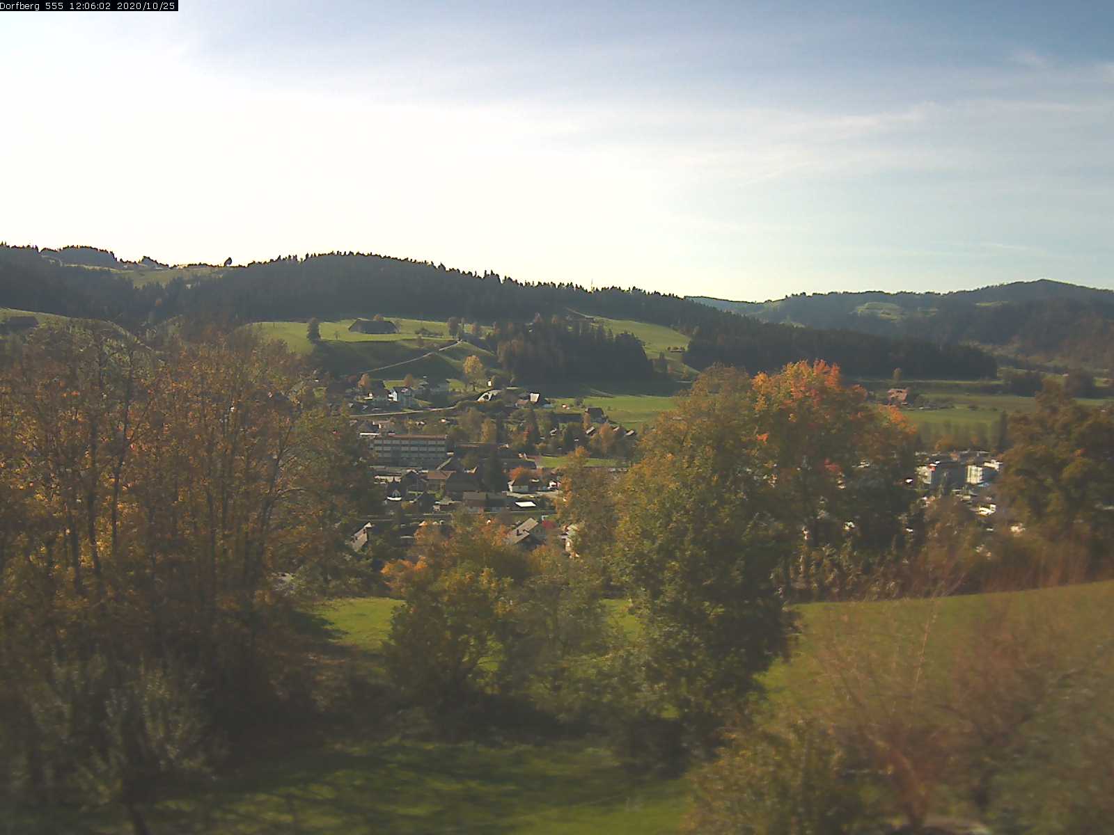 Webcam-Bild: Aussicht vom Dorfberg in Langnau 20201025-120601