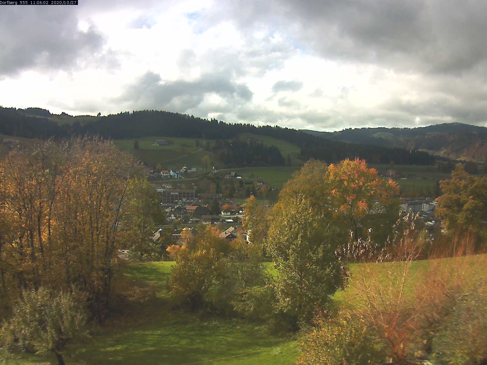 Webcam-Bild: Aussicht vom Dorfberg in Langnau 20201027-110601
