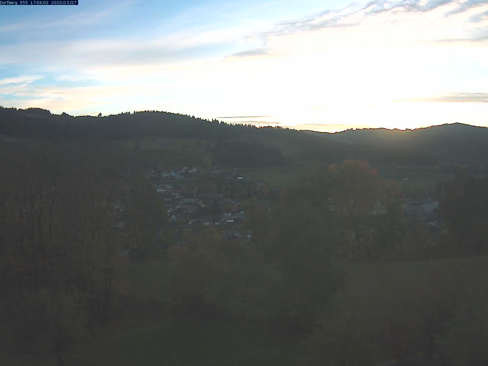 Webcam-Bild: Aussicht vom Dorfberg in Langnau 20201027-170601