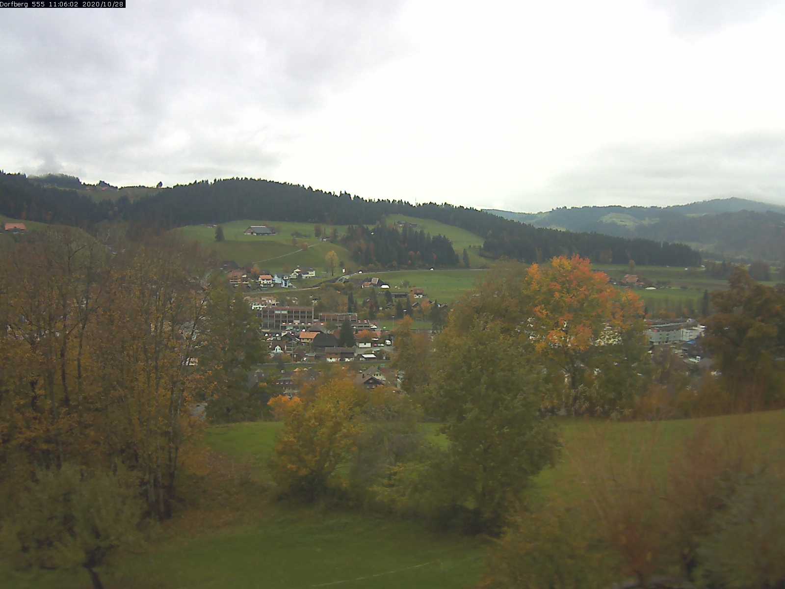 Webcam-Bild: Aussicht vom Dorfberg in Langnau 20201028-110601