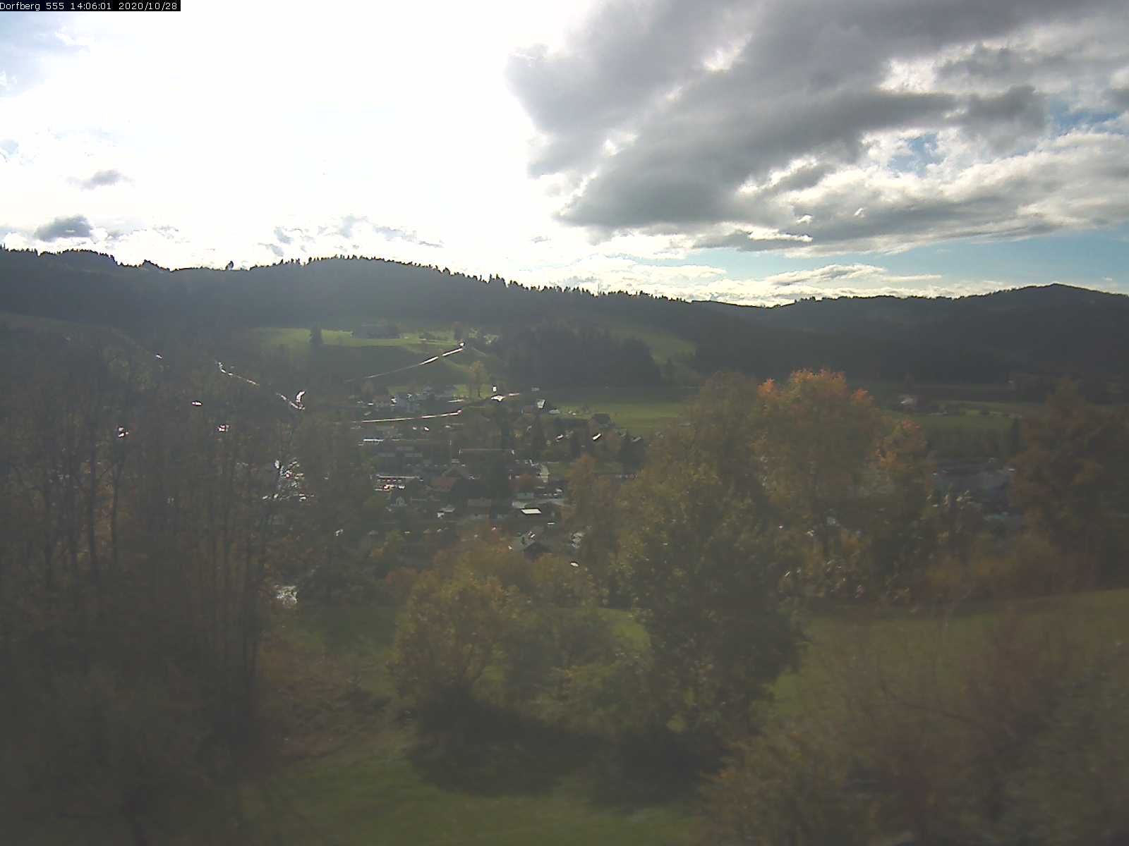 Webcam-Bild: Aussicht vom Dorfberg in Langnau 20201028-140601