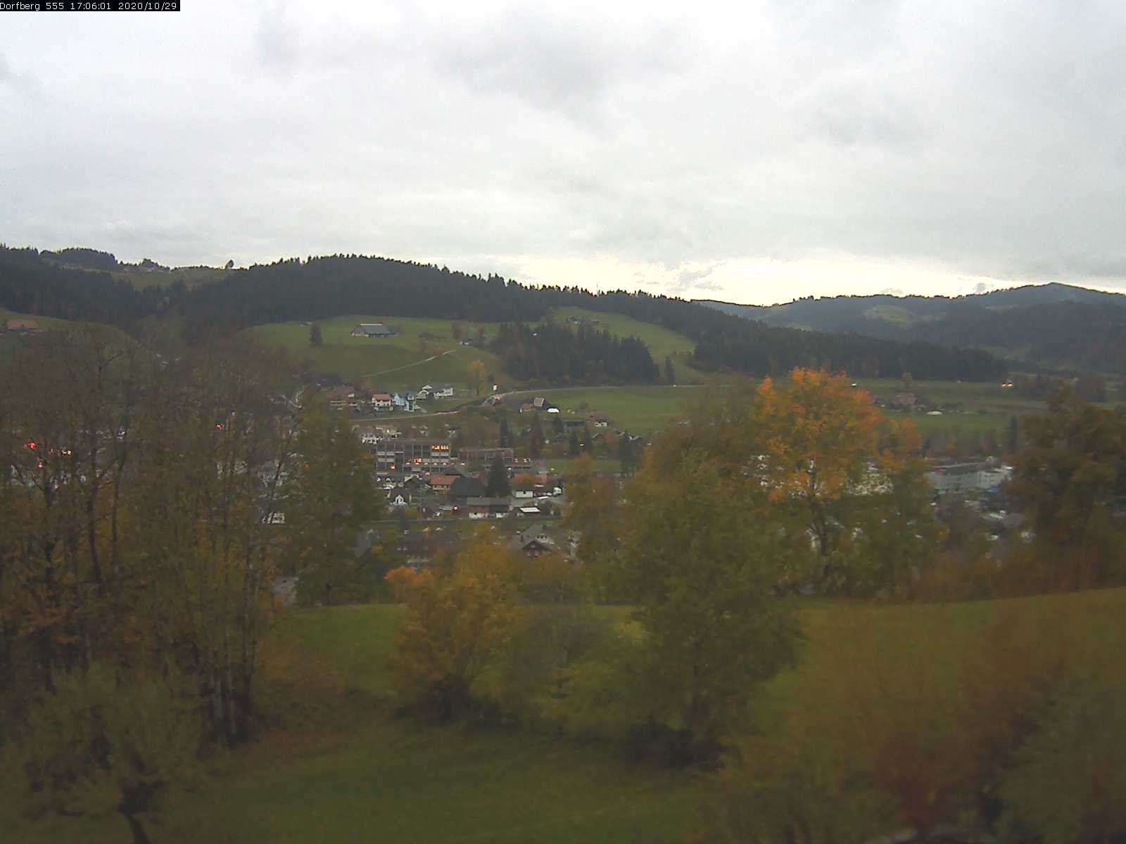 Webcam-Bild: Aussicht vom Dorfberg in Langnau 20201029-170601