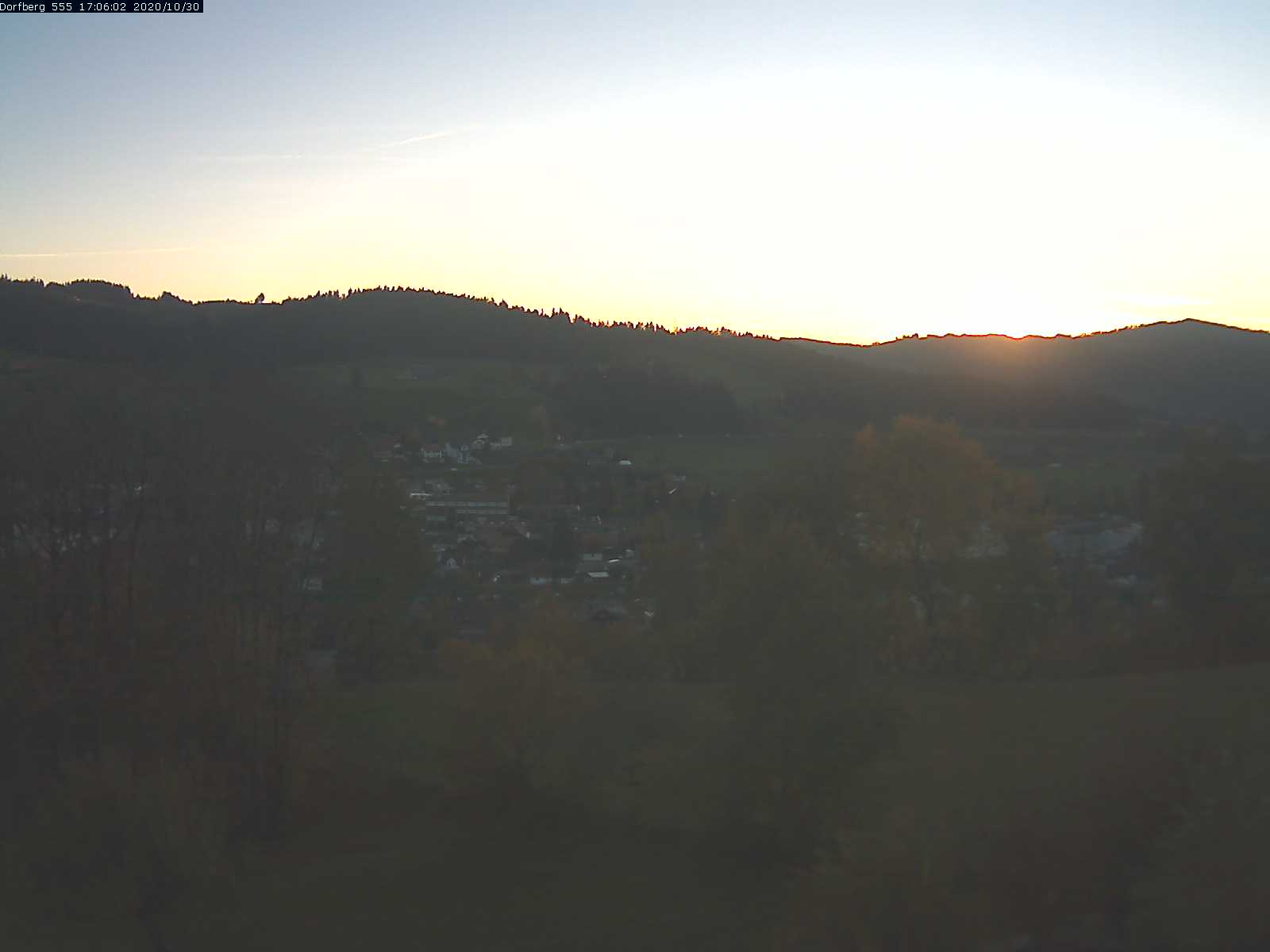 Webcam-Bild: Aussicht vom Dorfberg in Langnau 20201030-170601