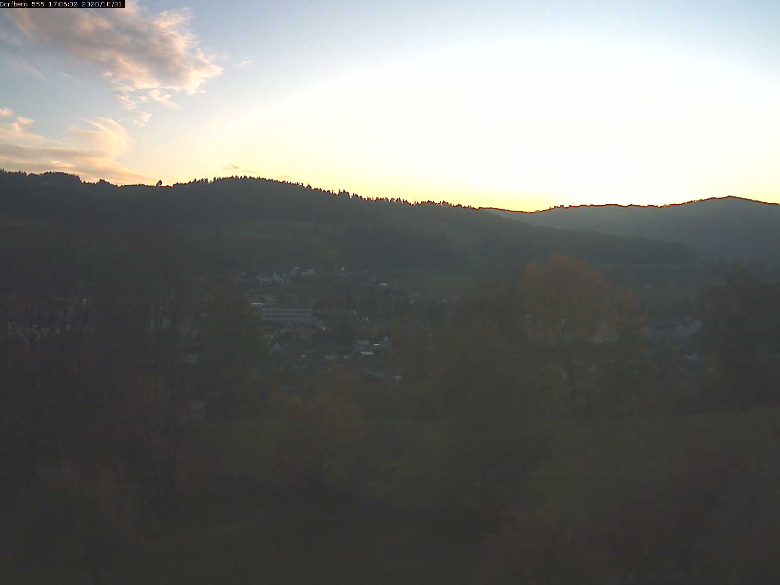 Webcam-Bild: Aussicht vom Dorfberg in Langnau 20201031-170601