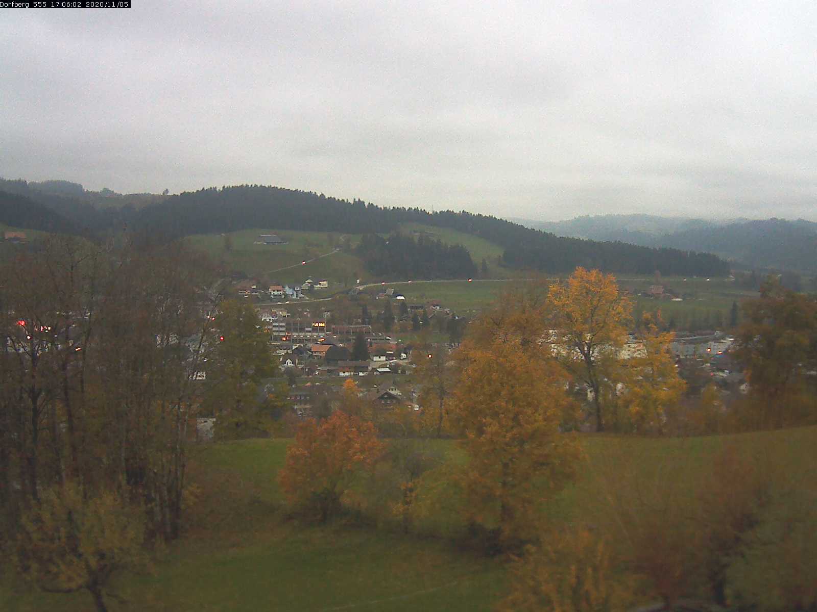 Webcam-Bild: Aussicht vom Dorfberg in Langnau 20201105-170601