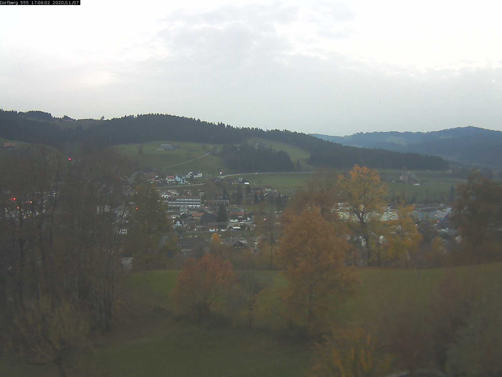 Webcam-Bild: Aussicht vom Dorfberg in Langnau 20201107-170602