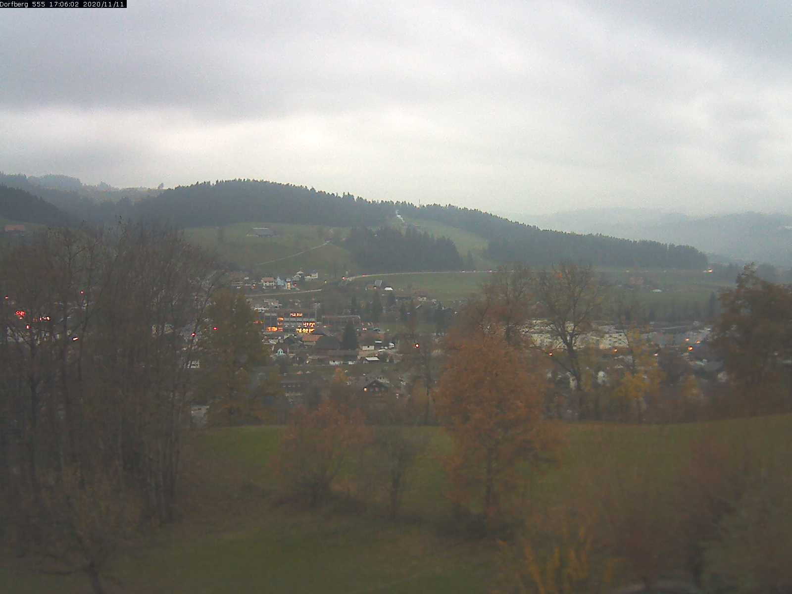 Webcam-Bild: Aussicht vom Dorfberg in Langnau 20201111-170601
