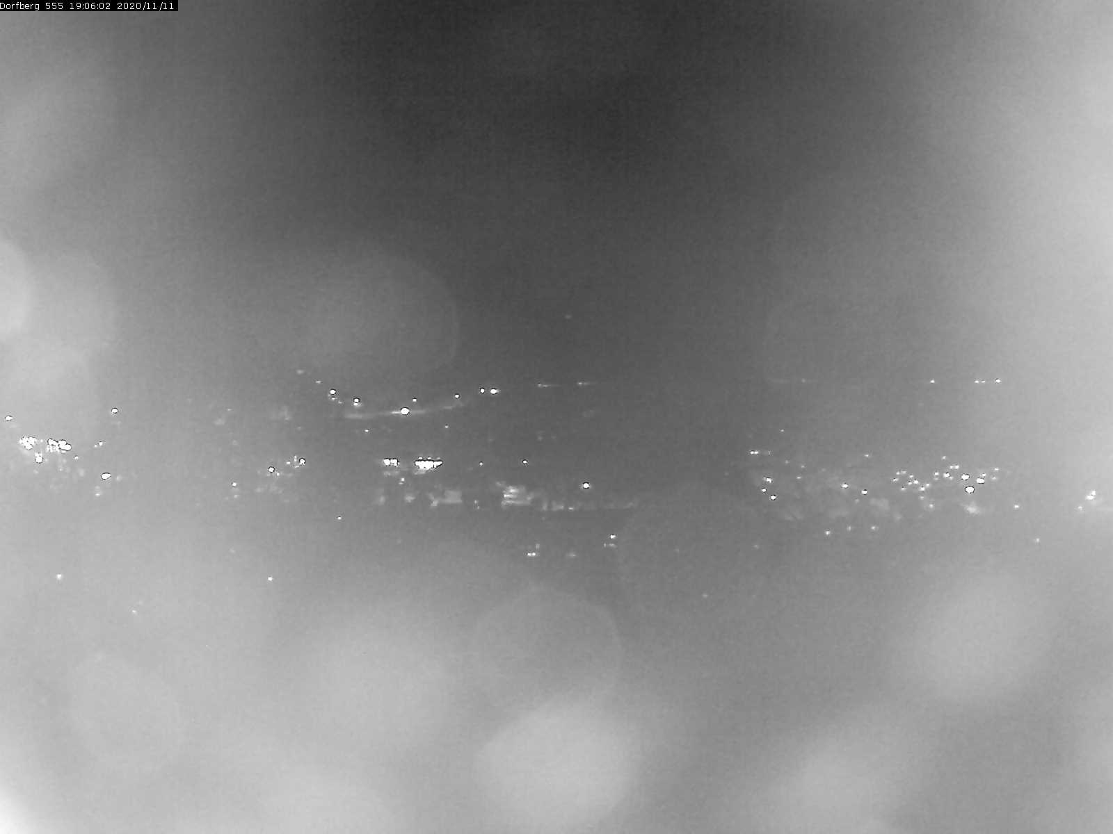 Webcam-Bild: Aussicht vom Dorfberg in Langnau 20201111-190601