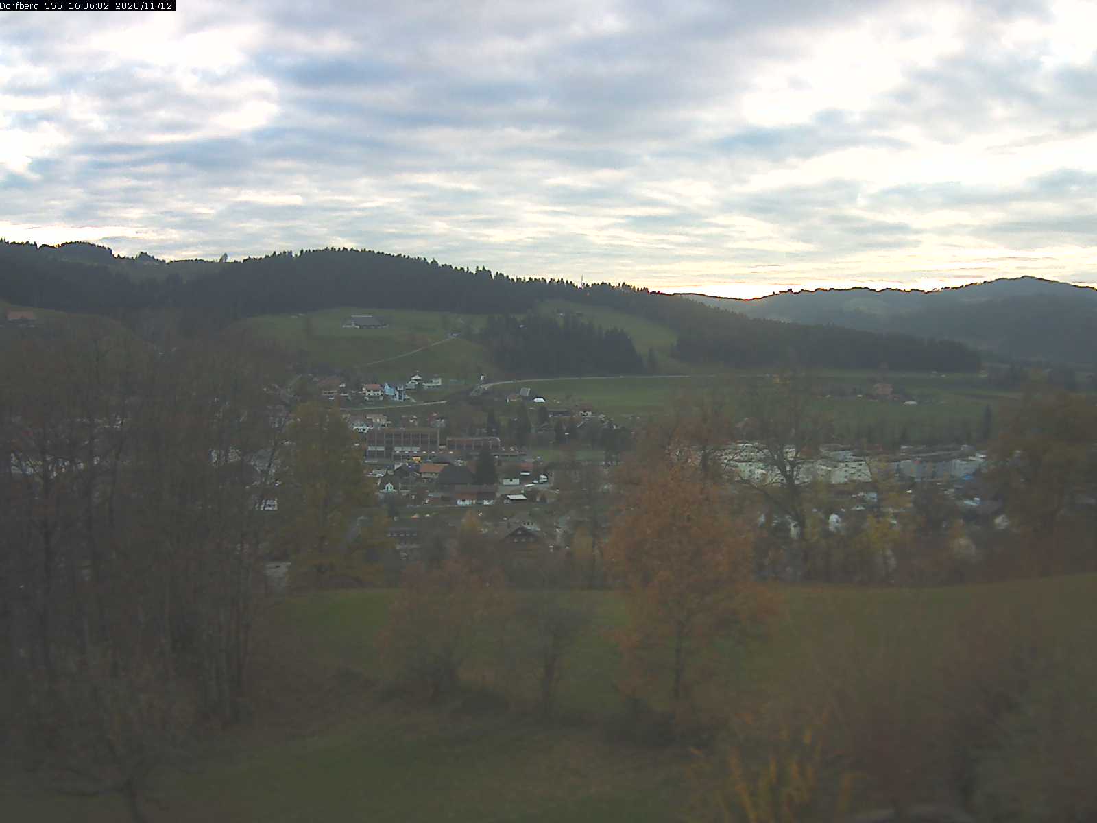 Webcam-Bild: Aussicht vom Dorfberg in Langnau 20201112-160601